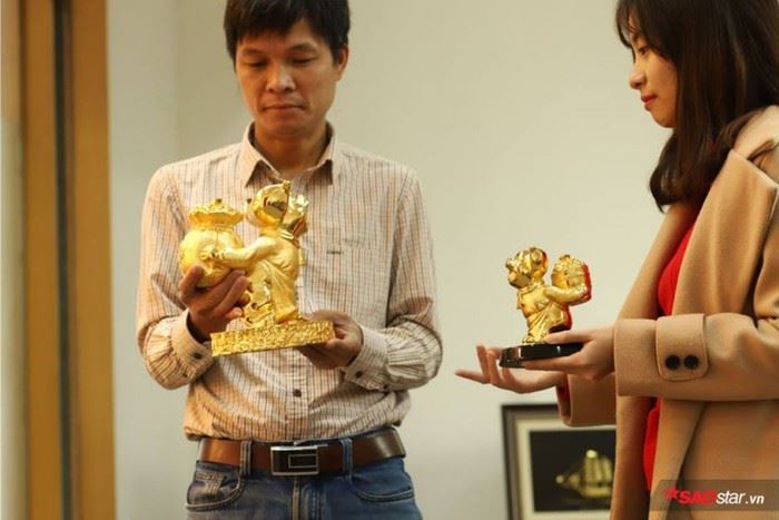 đ&uacute;c heo v&agrave;ng