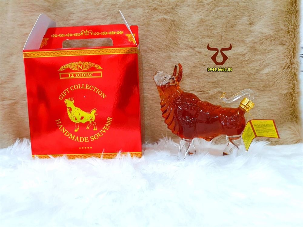 Rượu con Trâu thủy tinh - đồng tiền