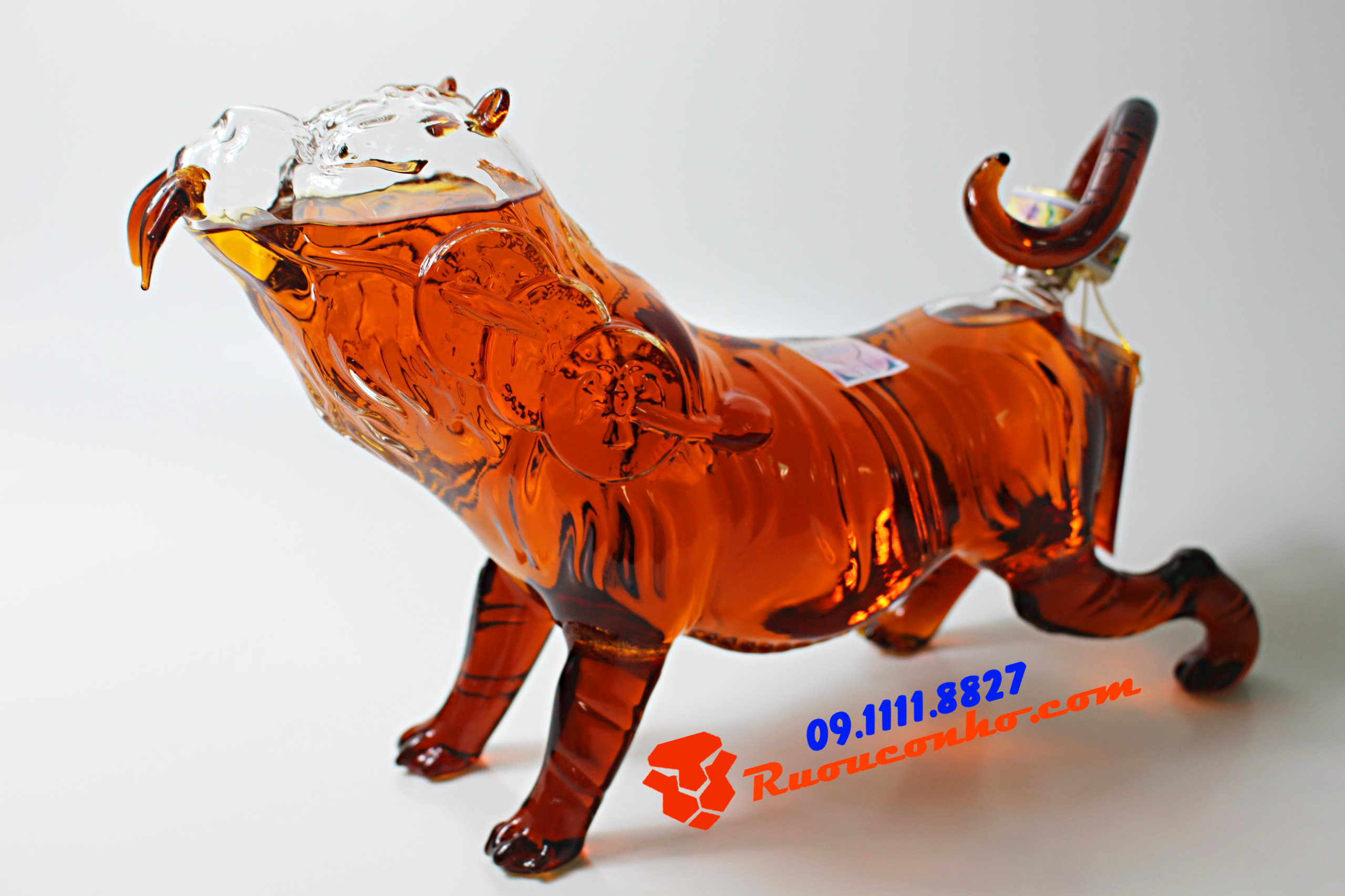 Rượu con hổ thủy tinh - Hổ răng kiếm