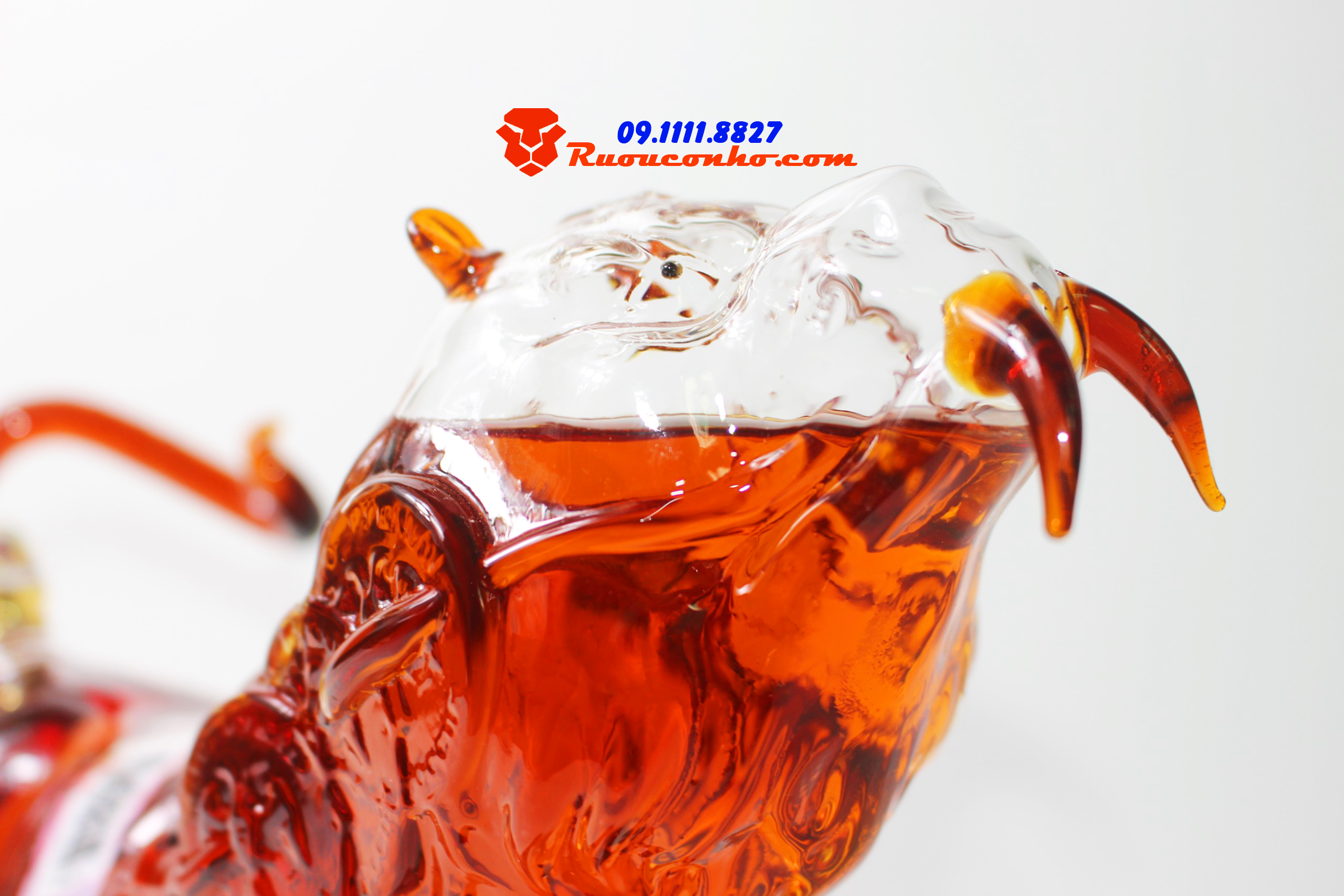 Rượu con hổ thủy tinh - Hổ răng kiếm