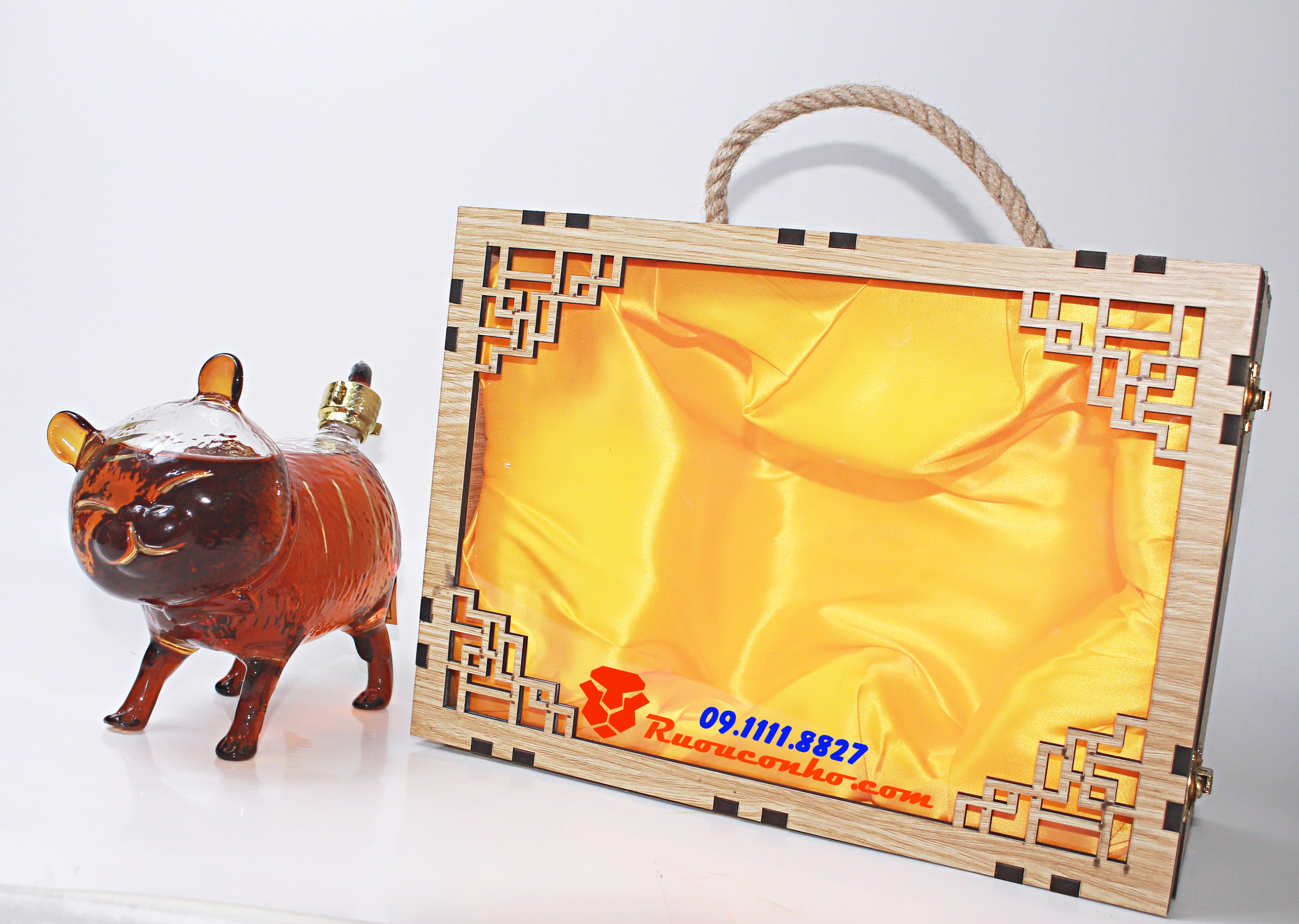 Rượu con hổ thủy tinh Nga - Baby hộp gỗ