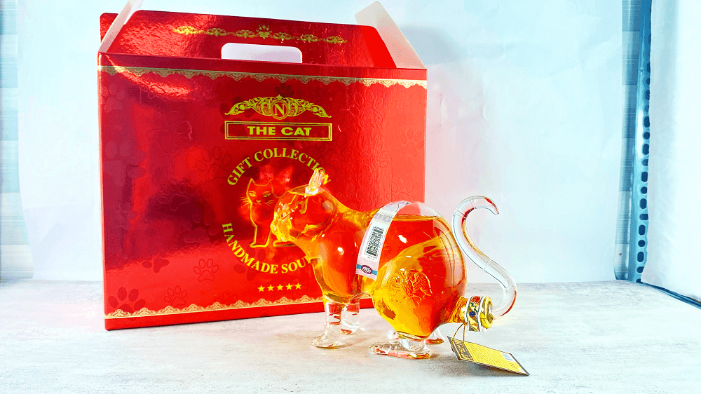 Rượu mèo thủy tinh Nga - dáng ngồi 