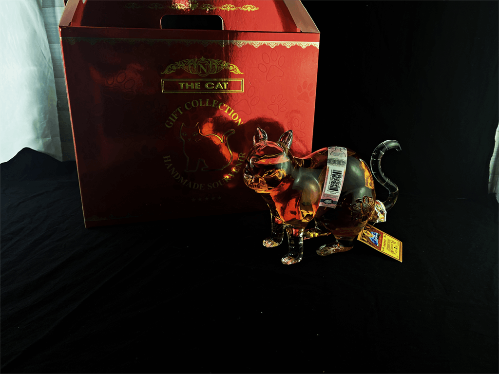 Rượu mèo thủy tinh Nga - dáng ngồi 