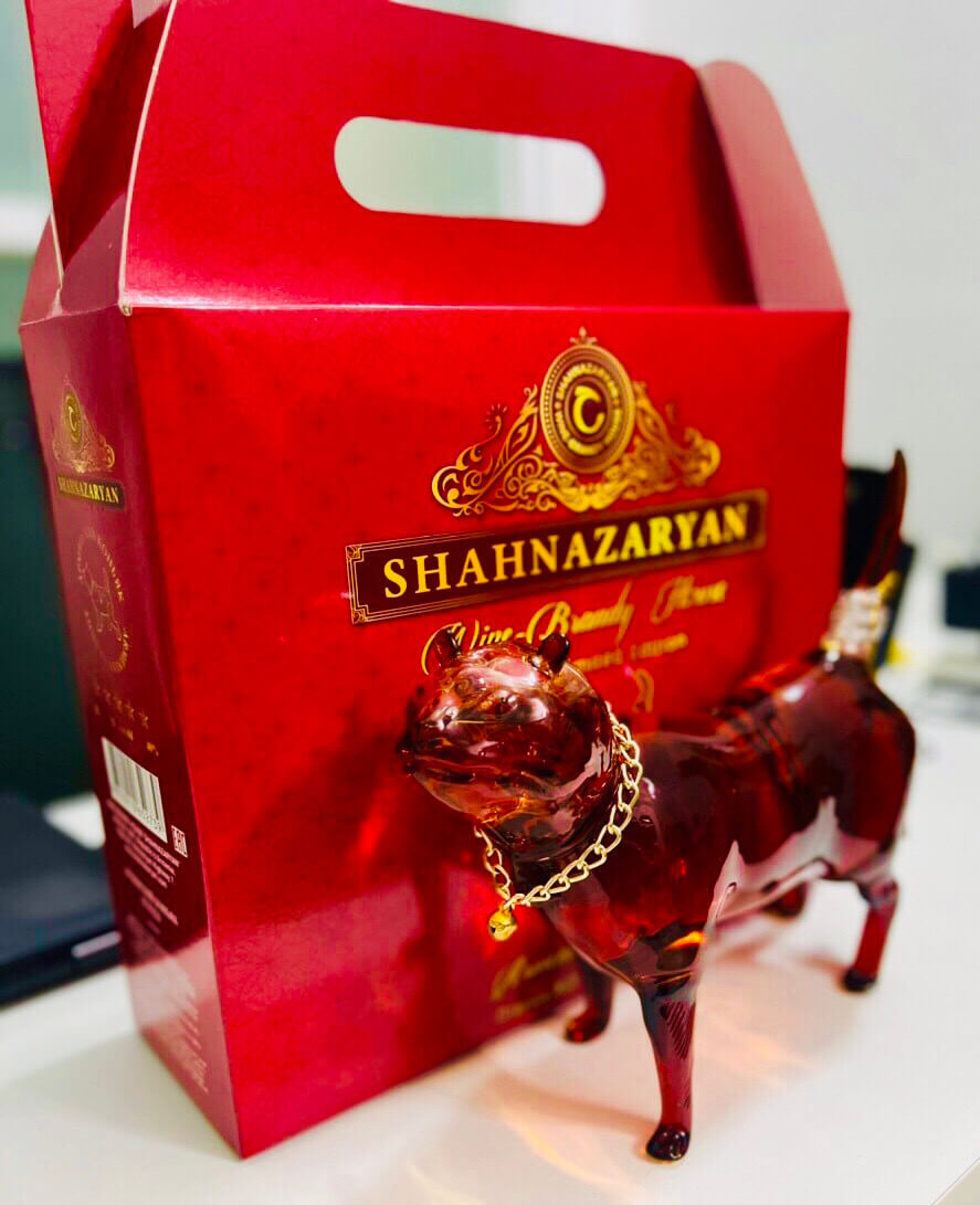 Rượu con mèo Nga